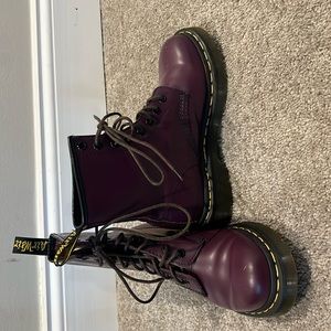 AirWait Burgundy docs size 5 women’s